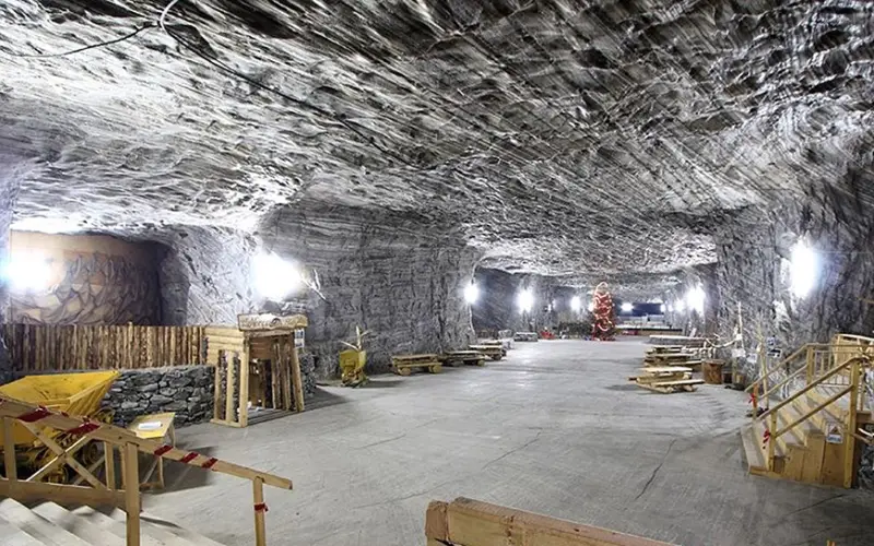 Das Salzbergwerk Ocnele Mari im Kreis Vâlcea